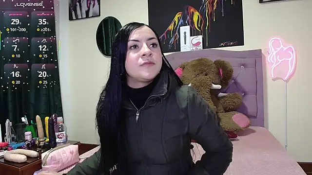 Emmie Hot online show from April 15, 2026, 11:50 am