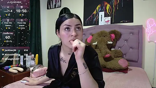 Emmie Hot online show from April 16, 2026, 9:39 pm