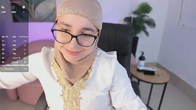 Snapshot of Ayha_khalaf chatting on October 1, 2025, 1:11 am Ayha khalaf online show from October 1, 2025, 1:11 am