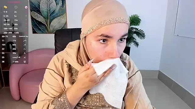 Snapshot of Ayha_khalaf chatting on October 9, 2025, 1:14 am Ayha khalaf online show from October 9, 2025, 1:14 am