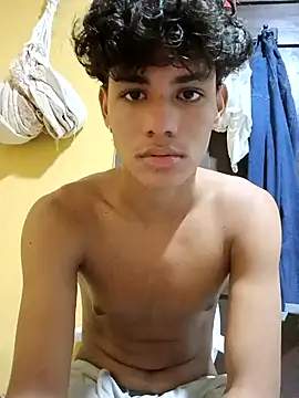 novinhopauzudo1000 online show from January 21, 2025, 3:26 am