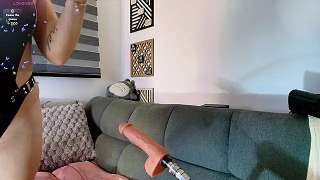 love sharol  online show from November 25, 2025, 3:39 am