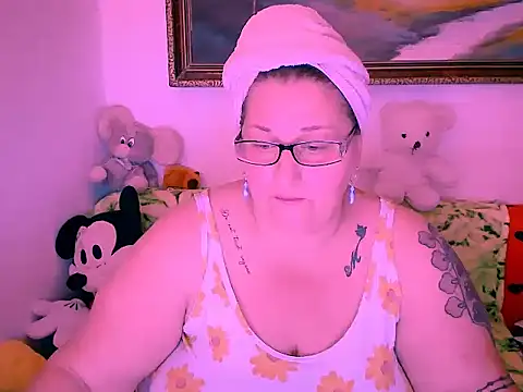 mayamayx online show from October 19, 2025, 7:25 pm