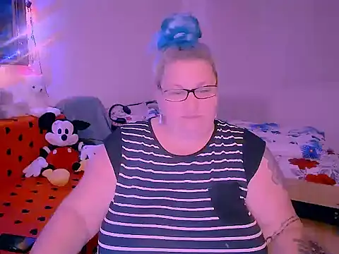 Snapshot of mayamayx chatting on November 29, 2025, 4:10 pm mayamayx online show from November 29, 2025, 4:10 pm