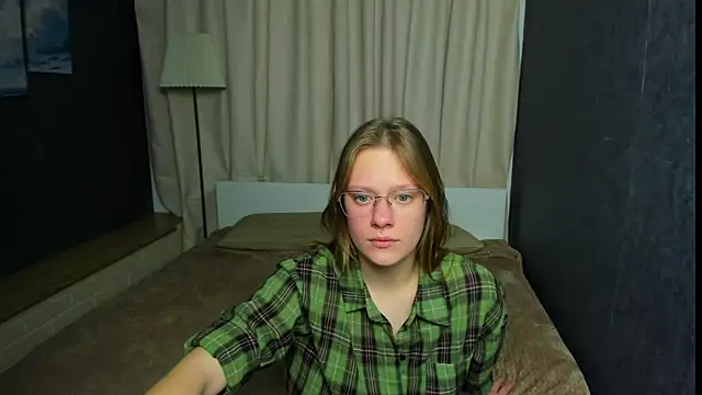 TessaSwans online show from January 30, 2025, 9:15 am