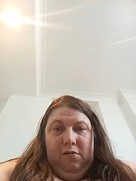 HotHornyEmmaX online show from June 25, 2026, 11:26 am