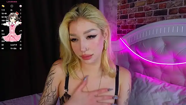 Snapshot of SallyCha chatting on October 3, 2025, 5:15 am SallyCha online show from October 3, 2025, 5:15 am