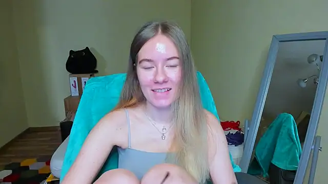 EmilyPaw online show from February 27, 2025, 9:22 am