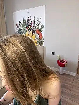 Snapshot of DianaShermy chatting on March 11, 2025, 10:29 am DianaShermy online show from March 11, 2025, 10:29 am