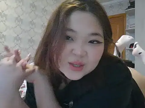 Snapshot of elysiann3 chatting on February 5, 2025, 10:19 am elysiann3 online show from February 5, 2025, 10:19 am