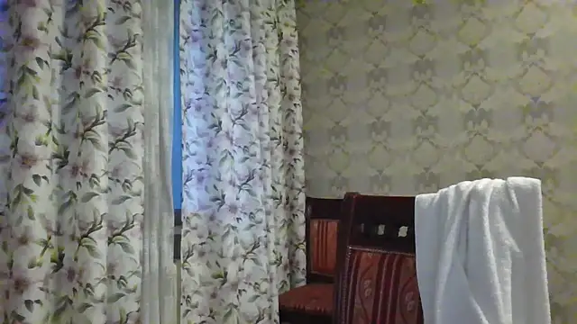 Snapshot of elysiann3 chatting on February 25, 2025, 12:45 pm elysiann3 online show from February 25, 2025, 12:45 pm