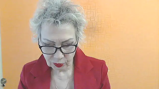 Snapshot of NessyJenixs chatting on February 8, 2026, 8:29 am NessyJenixs online show from February 8, 2026, 8:29 am