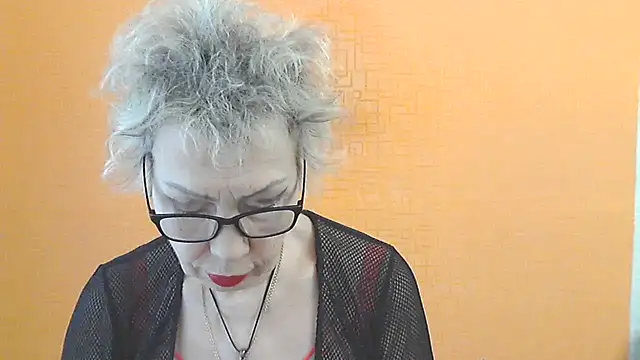 Snapshot of NessyJenixs chatting on February 19, 2026, 8:32 am NessyJenixs online show from February 19, 2026, 8:32 am