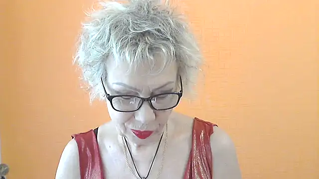 NessyJenixs online show from May 27, 2026, 6:43 am