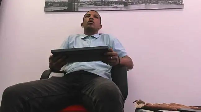 carlos alber12 online show from February 27, 2025, 7:15 pm