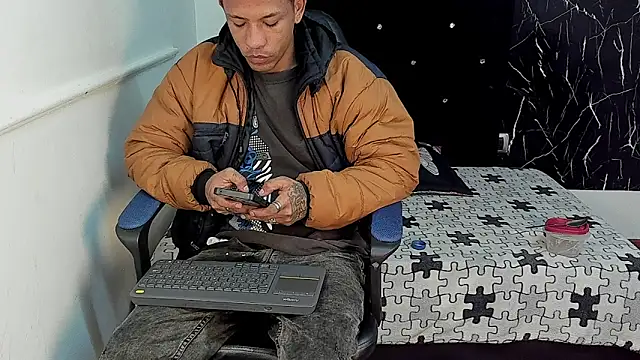 carlos alber12 online show from October 11, 2025, 12:36 pm