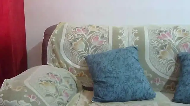 Snapshot of yoursakshi chatting on November 3, 2025, 7:31 am yoursakshi online show from November 3, 2025, 7:31 am