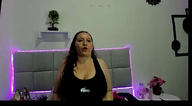 Snapshot of Madisson_Housse chatting on March 15, 2025, 8:26 am Madisson Housse online show from March 15, 2025, 8:26 am