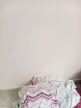 Morenalatina-hotsex online show from February 18, 2026, 9:22 pm