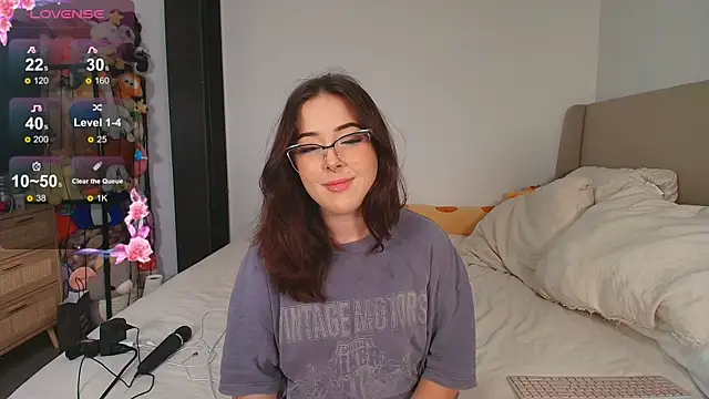 Snapshot of LiloshRoxy chatting on November 6, 2025, 1:17 am LiloshRoxy online show from November 6, 2025, 1:17 am