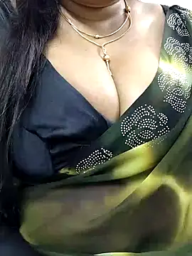 Snapshot of Queenflowerr chatting on January 24, 2025, 8:54 pm Queenflowerr online show from January 24, 2025, 8:54 pm