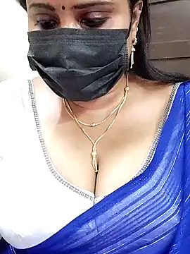 Snapshot of Queenflowerr chatting on January 27, 2025, 10:38 am Queenflowerr online show from January 27, 2025, 10:38 am