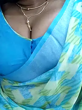 Snapshot of Queenflowerr chatting on February 1, 2025, 5:26 pm Queenflowerr online show from February 1, 2025, 5:26 pm