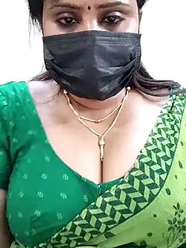 Snapshot of Queenflowerr chatting on February 2, 2025, 4:05 am Queenflowerr online show from February 2, 2025, 4:05 am