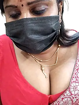 Snapshot of Queenflowerr chatting on February 16, 2025, 9:27 pm Queenflowerr online show from February 16, 2025, 9:27 pm