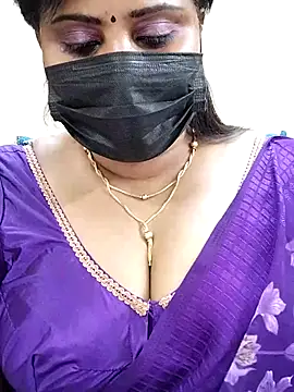 Snapshot of Queenflowerr chatting on March 2, 2025, 9:11 pm Queenflowerr online show from March 2, 2025, 9:11 pm