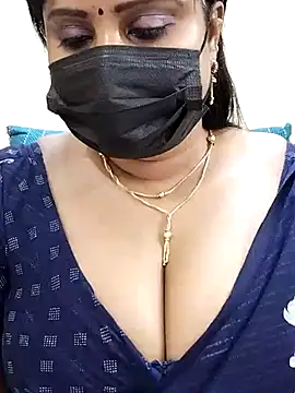 Snapshot of Queenflowerr chatting on March 4, 2025, 5:00 am Queenflowerr online show from March 4, 2025, 5:00 am