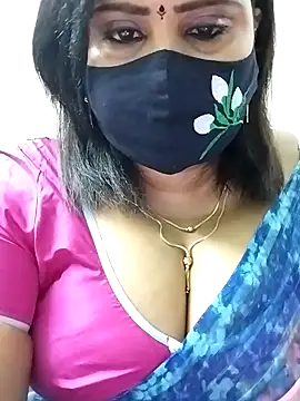 Snapshot of Queenflowerr chatting on September 11, 2025, 5:40 am Queenflowerr online show from September 11, 2025, 5:40 am