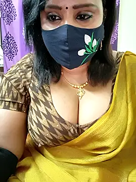 Snapshot of Queenflowerr chatting on November 9, 2025, 8:56 am Queenflowerr online show from November 9, 2025, 8:56 am