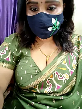 Queenflowerr online show from March 27, 2026, 6:29 pm