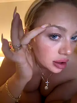 blissdimicco online show from October 6, 2025, 9:45 pm