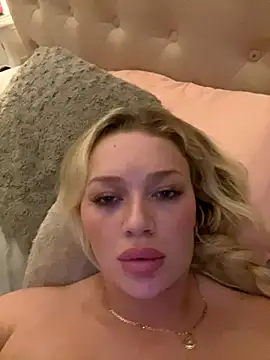 blissdimicco online show from November 17, 2025, 11:21 pm