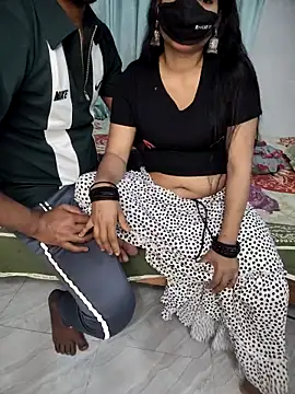 Hot honey77 online show from February 22, 2026, 3:32 pm