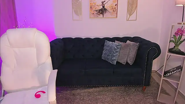 Layla Breezee online show from January 18, 2026, 12:31 pm