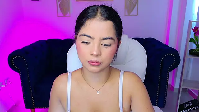 Layla Breezee online show from May 18, 2026, 12:00 pm