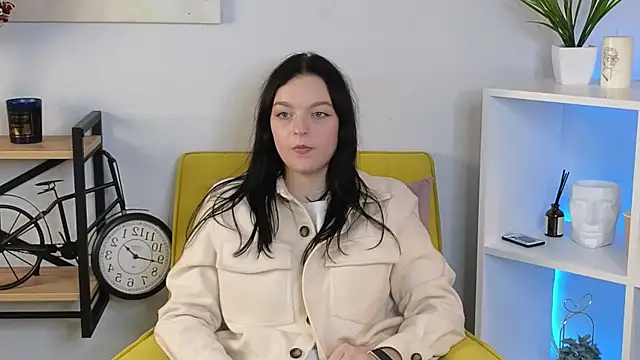 Snapshot of GladysHewell chatting on January 22, 2025, 10:50 am GladysHewell online show from January 22, 2025, 10:50 am