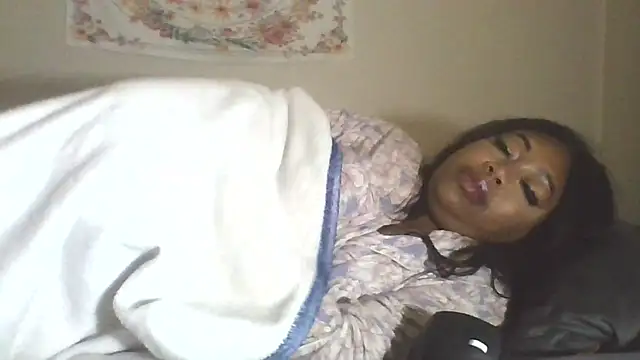 angeliquebelcali online show from May 23, 2026, 2:39 am