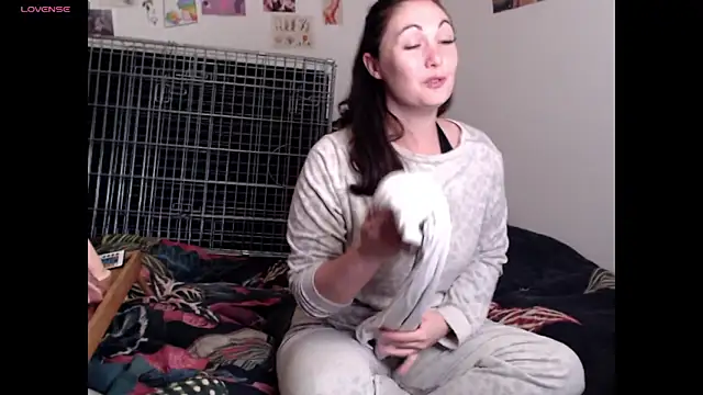 Snapshot of AdorahB3ll3 chatting on November 25, 2025, 8:09 pm AdorahB3ll3 online show from November 25, 2025, 8:09 pm