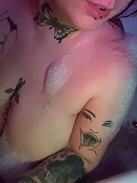 Snapshot of it_is_spicy chatting on January 29, 2025, 10:43 pm it is spicy online show from January 29, 2025, 10:43 pm