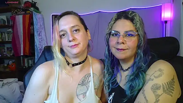 Evelan420 online show from May 18, 2026, 8:25 pm