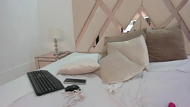 taliarussel online show from February 28, 2025, 1:05 am