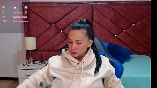 victoria adams07 online show from April 20, 2026, 1:36 pm