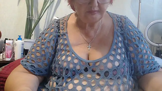 DeniseeRosea online show from September 22, 2025, 9:33 am