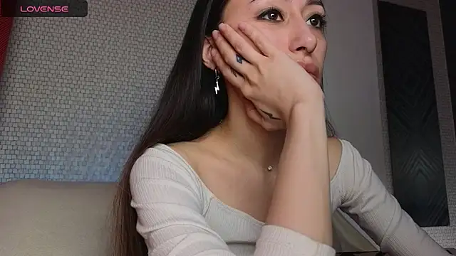 Isabela Run online show from February 22, 2025, 4:40 am