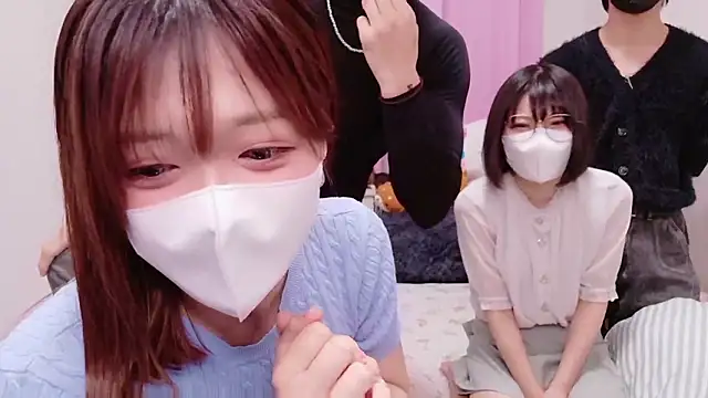 Snapshot of NA-KAREN-V8 chatting on September 19, 2025, 12:17 pm NA-KAREN-V8 online show from September 19, 2025, 12:17 pm