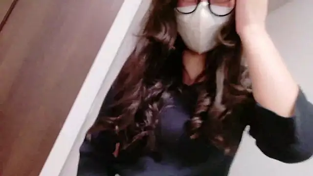 Snapshot of NA-KAREN-V8 chatting on September 29, 2025, 11:15 am NA-KAREN-V8 online show from September 29, 2025, 11:15 am